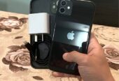 iPhone 11 100% batería libre sin detalles
