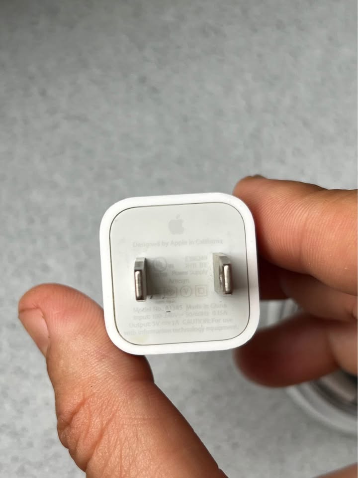 Cargador original COMPLETO de iPhone 5w