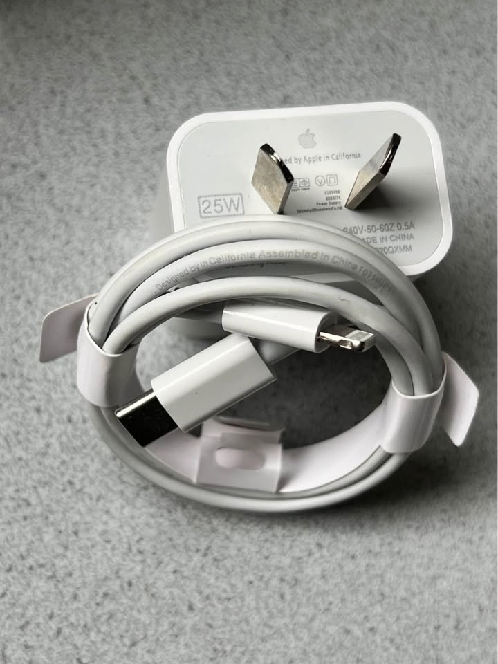 Cargador original completo de iPhone 25w
