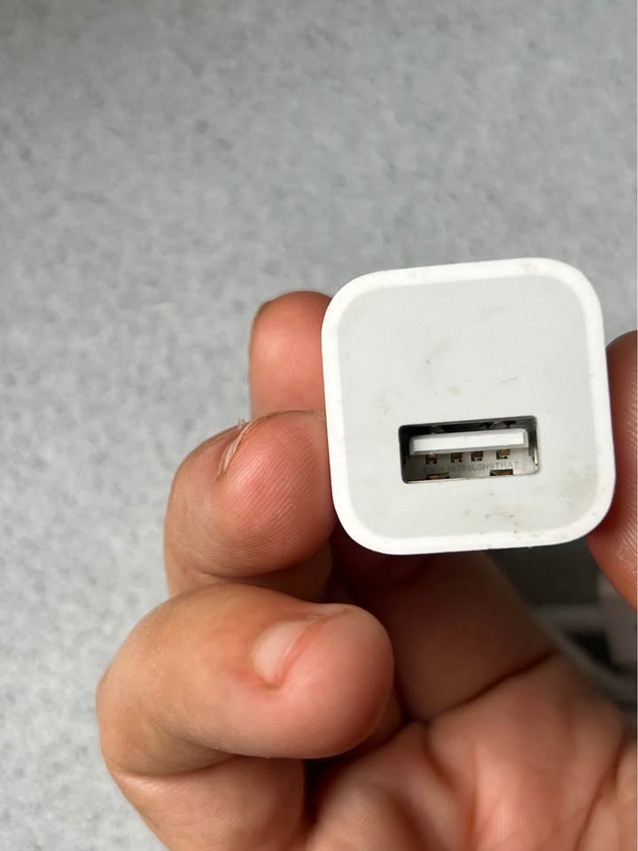 Cargador original COMPLETO de iPhone 5w