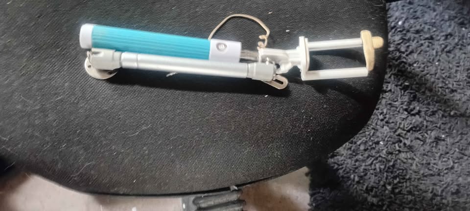 Monopie sujetador celular