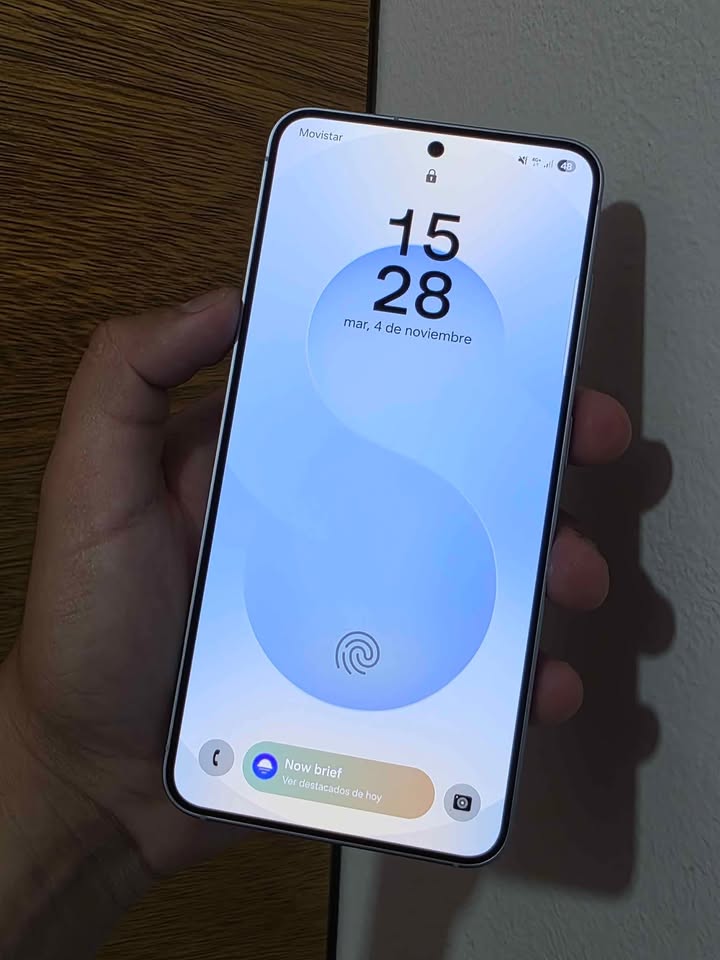 Samsung S25 Libre de fabrica para cualquier empresa 512gb de almacenamiento y 12gb de ram