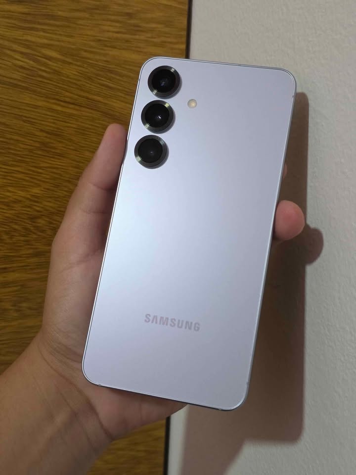 Samsung S25 Libre de fabrica para cualquier empresa 512gb de almacenamiento y 12gb de ram