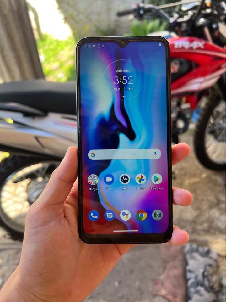 Vendo moto e7 plus libre sin detalles