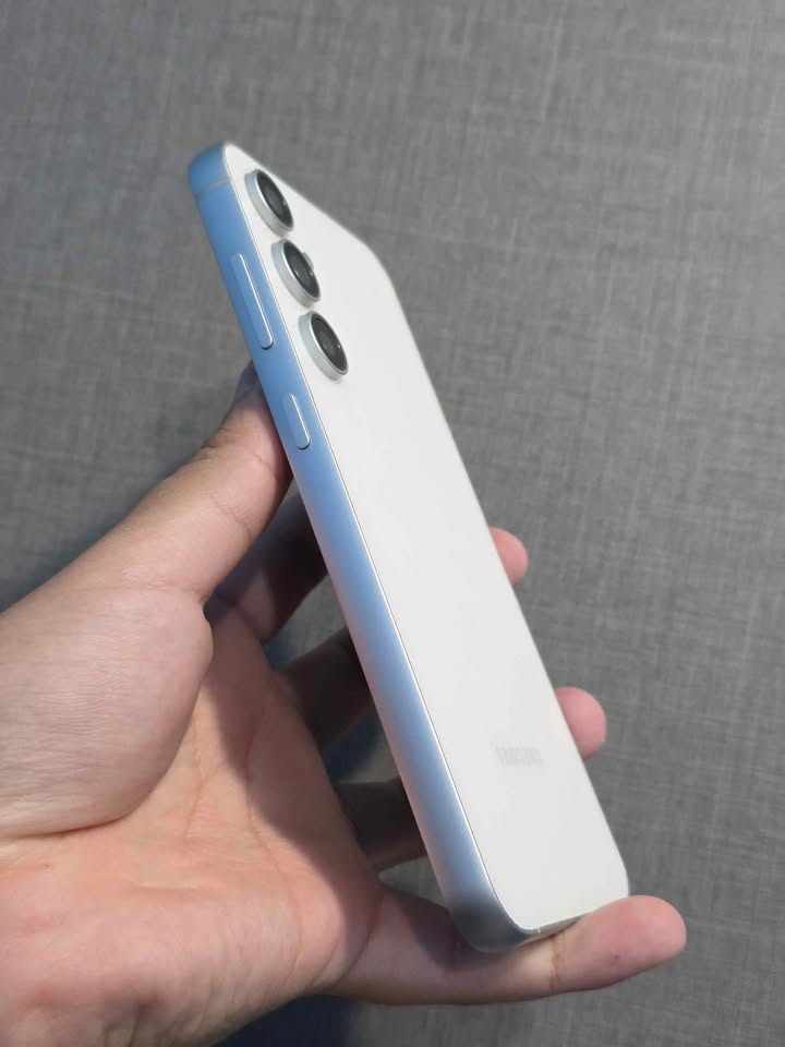 Samsung S23 FE Libre de fabrica para cualquier empresa 256gb de almacenamiento y 8gb de ram