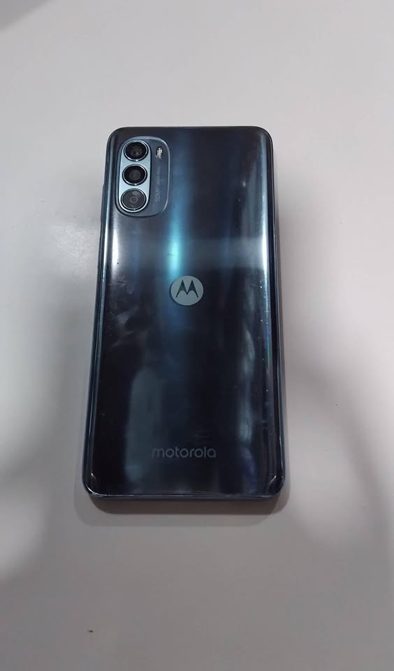 Permuvendo moto g52 libre 128gb 6+4 d ram LEER TODO