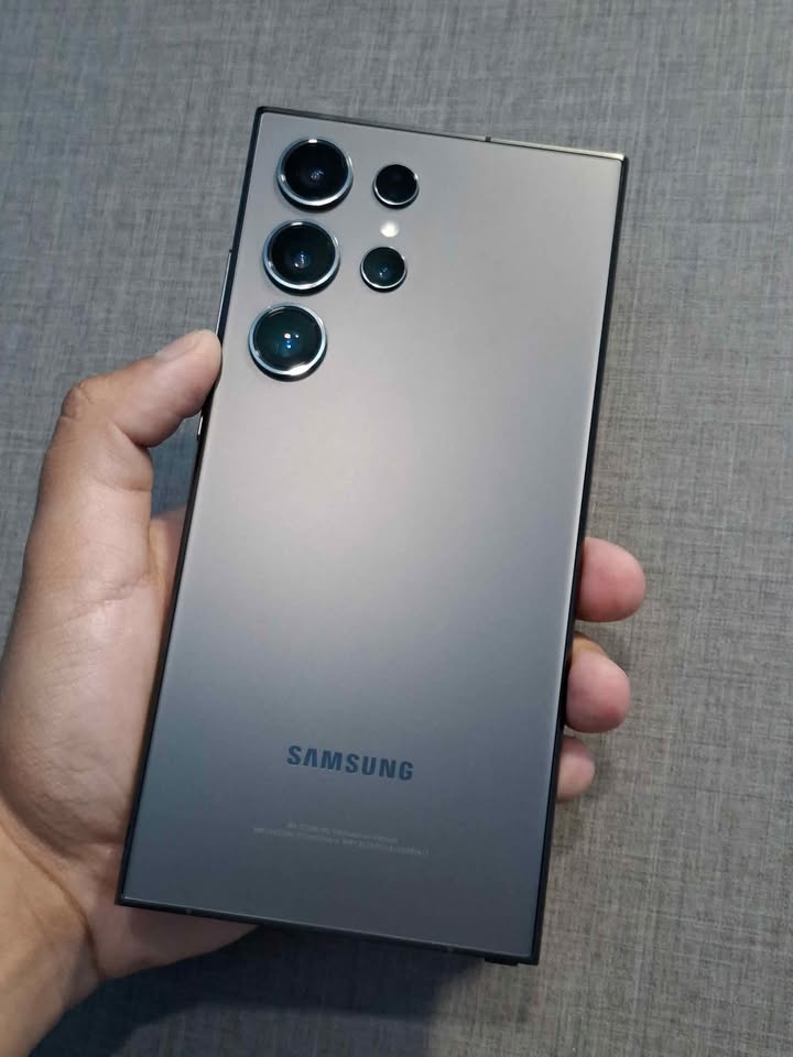 Samsung S24 Ultra Libre De Fabrica Para Cualquier Empresa 512gb de almacenamiento y 12gb de ram