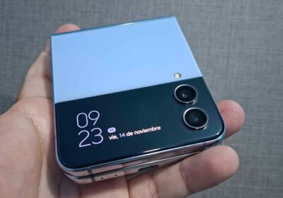 Samsung Zflip 4 Libre de fabrica para cualquier empresa 256gb de almacenamiento y 8gb de ram
