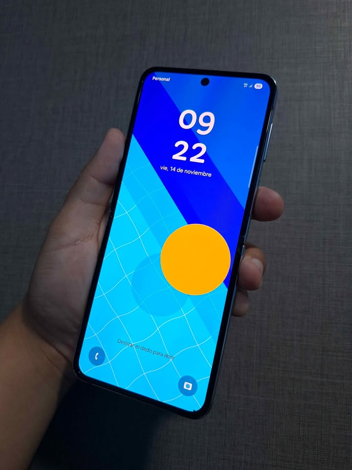 Samsung Zflip 4 Libre de fabrica para cualquier empresa 256gb de almacenamiento y 8gb de ram