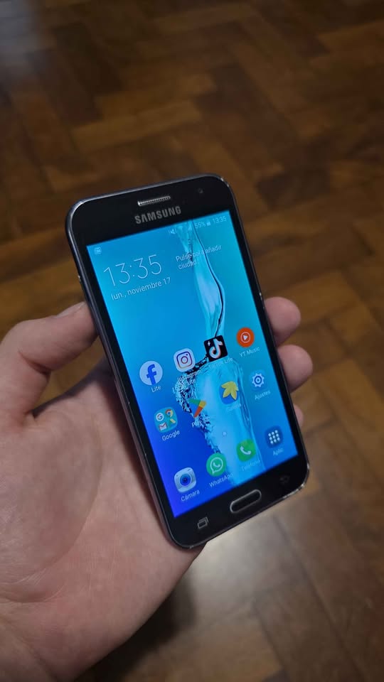 SAMSUNG GALAXY J2 2015 LIBRE 8GB ANDROID 5 EN BUEN ESTADO