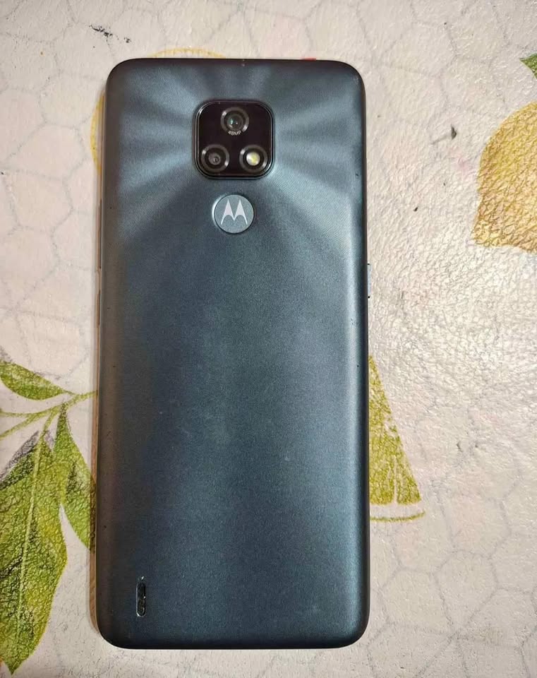 VENDO YA MOTOROLA E7
