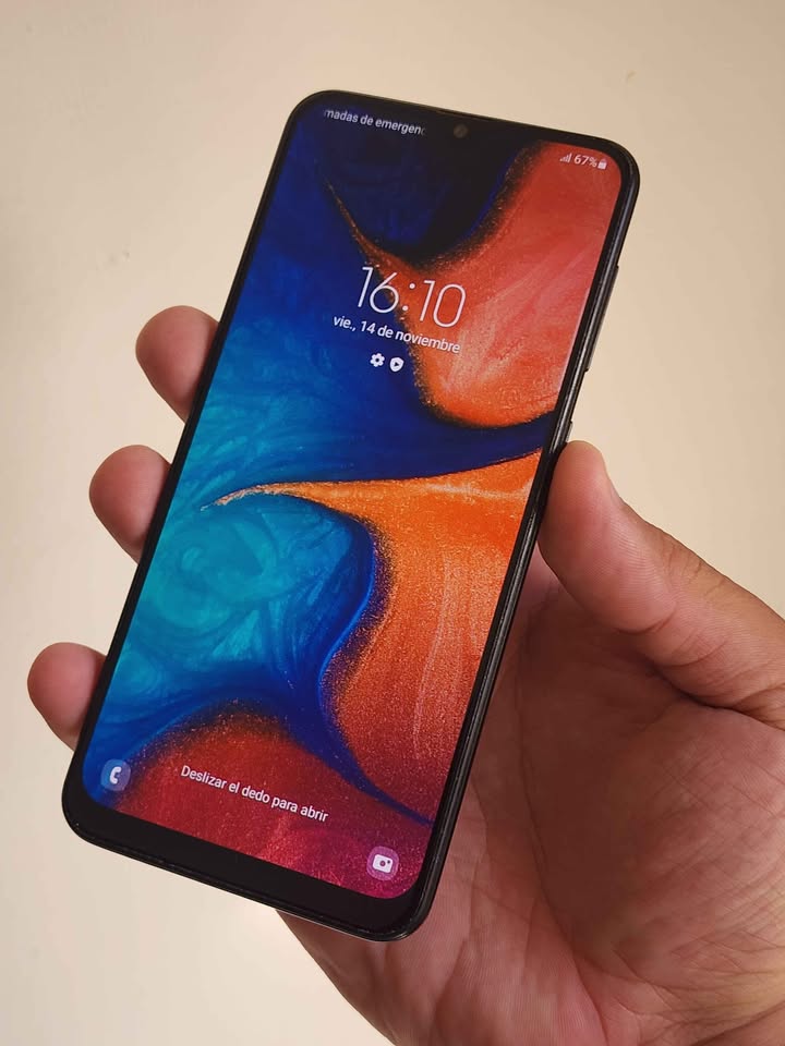Vendo Samsung A20 libre 32gb 3ram huella , IMPECABLE