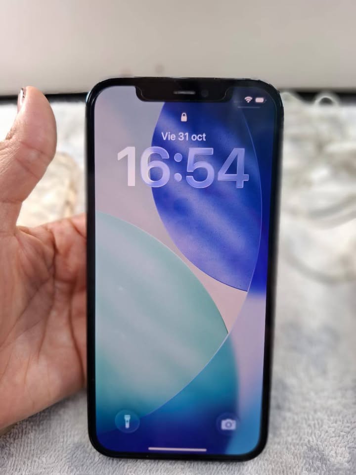 Vendo 12 pro libre esim 256gb 100% de batería