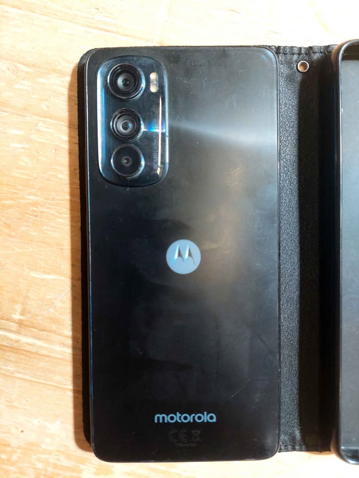 Motorola Edge 30 – 128gb y 8gb , AMOLED 144hz