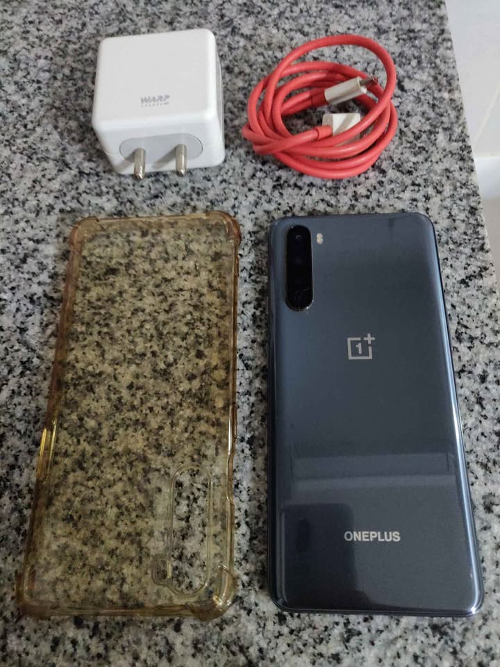 OnePlus nord 5g vendo o permuto 256gb y 12gb ram una bestia