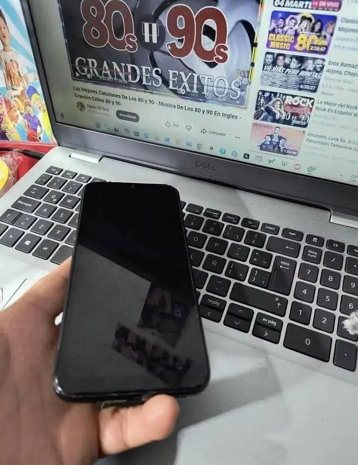 A14 libre impeccable Android 15