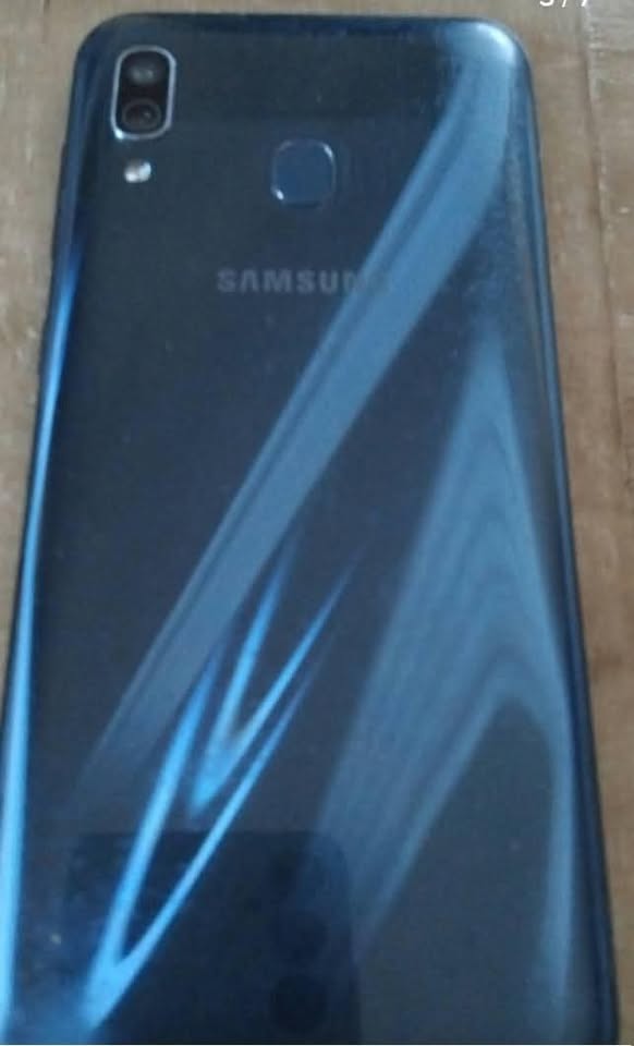 A30 libre de fabrica para cualquier companias sin detalles