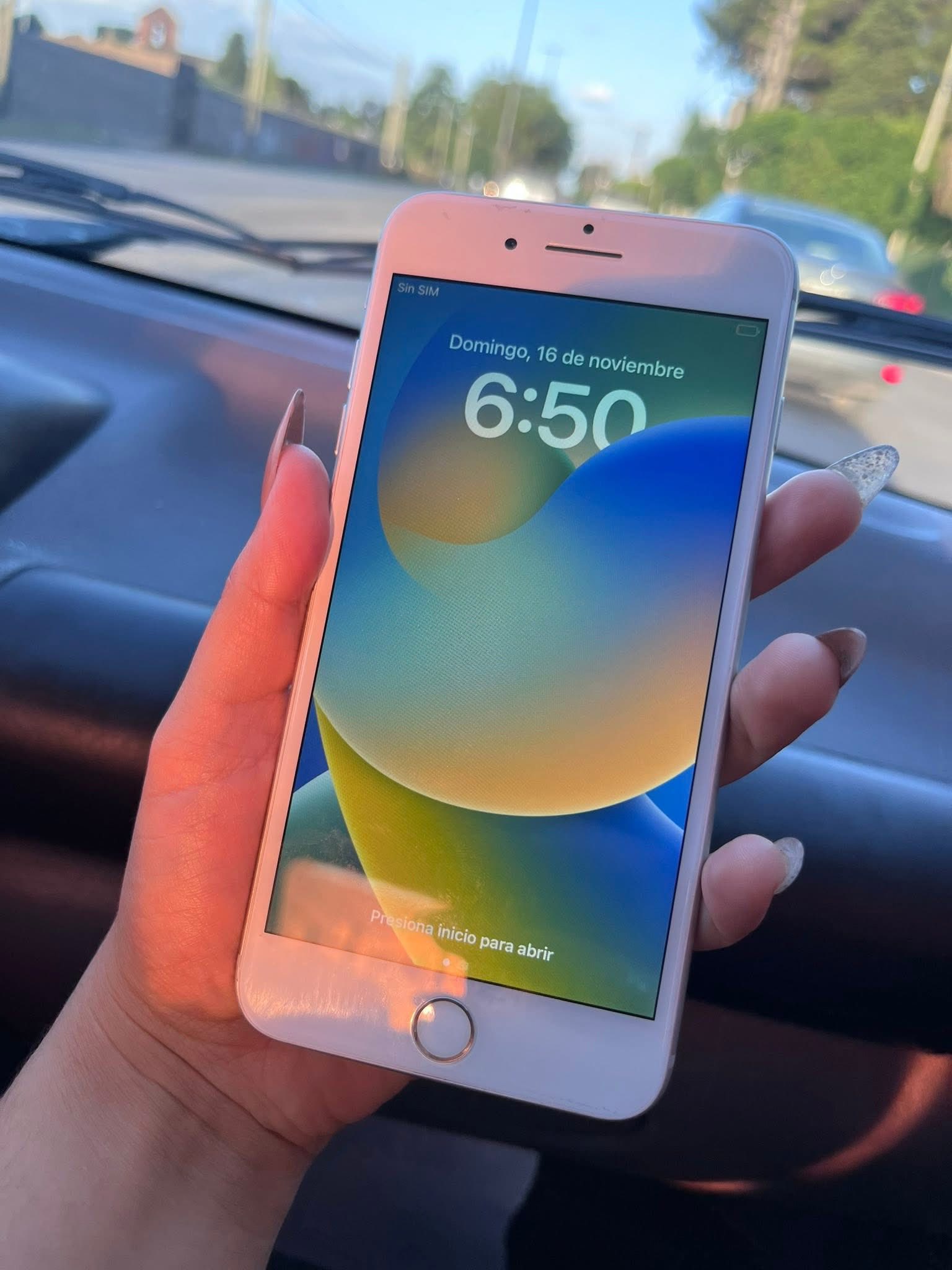 IPHONE 8 PLUS IMPECABLE 100 DE BATERÍA $180 MIL