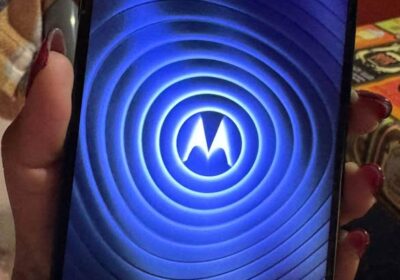 Vendo moto edge 20 libre sin detalles!