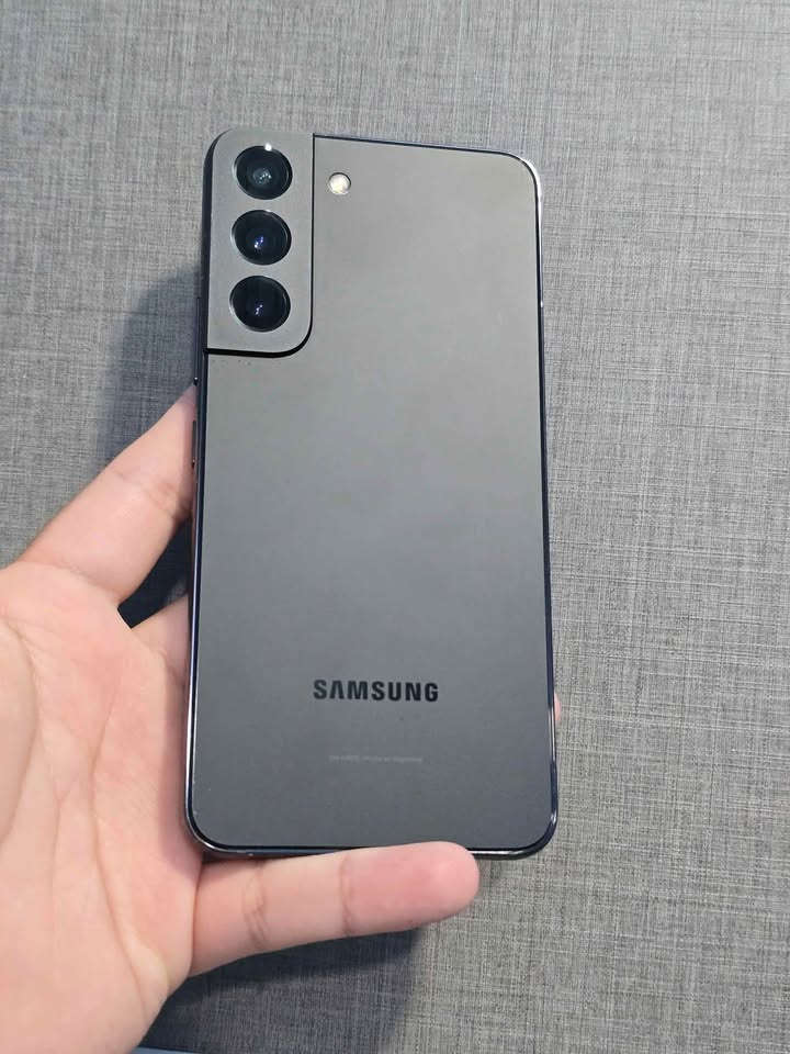 Samsung S22 Libre de fabrica para cualquier empresa 128gb de almacenamiento y 8gb de ram