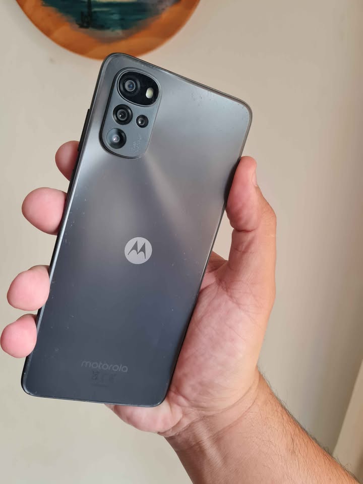 Vendo motorola G22 libre 128gb 4ram huella , no permuto.