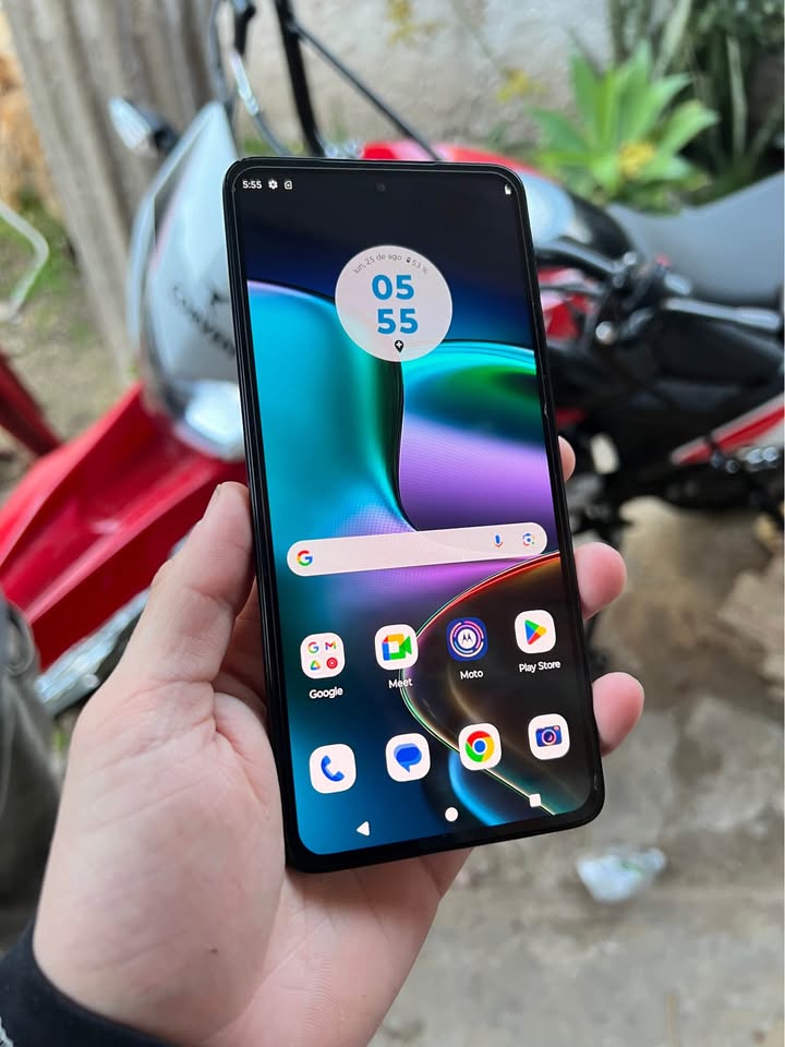 Vendo moto edge 30 libre sin detalles !