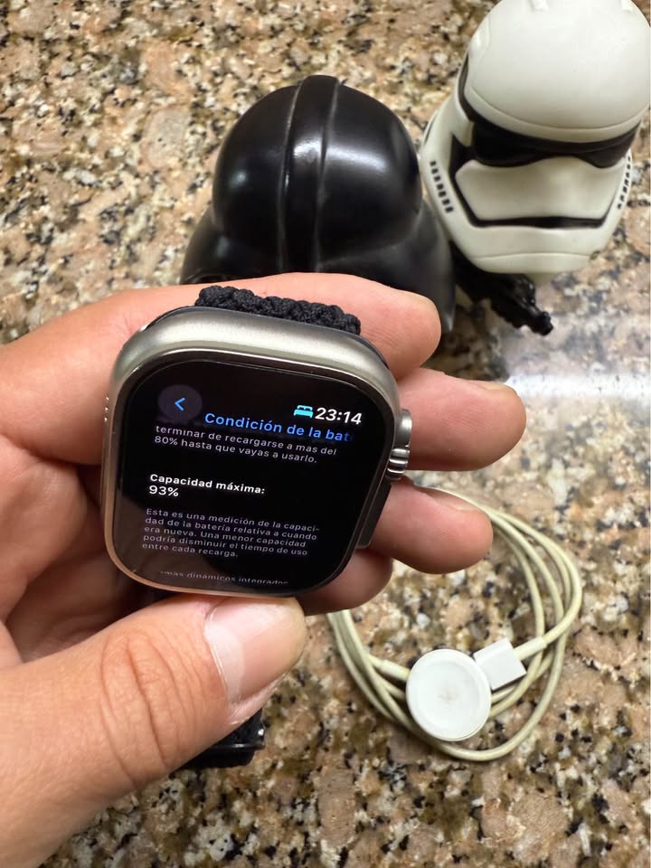 Applewatch Ultra 1. Con su respectivo cargador. 2 mayas. Inmaculado. 93 de batería. Con hidrogel.