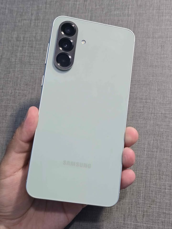 Samsung A56 5G Libre de fabrica para cualquier empresa 256gb de almacenamiento 8gb de ram