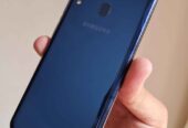 Vendo Samsung A20 libre 32gb 3ram huella , NO PERMUTO