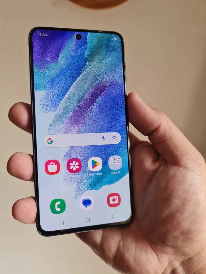 Vendo Samsung S21fe 5g libre 128gb 6ram IMPECABLE NO PERMUTO
