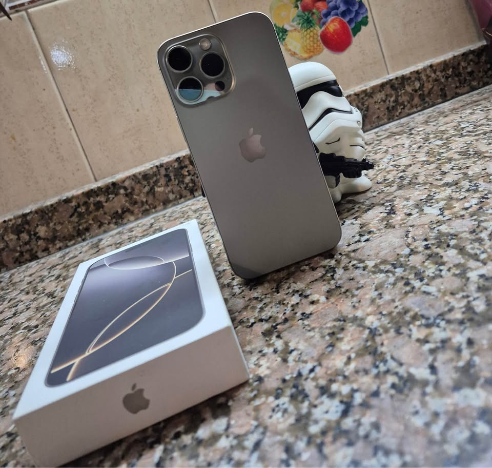 iPhone 16 Pro Max 256GB – Natural Titanium