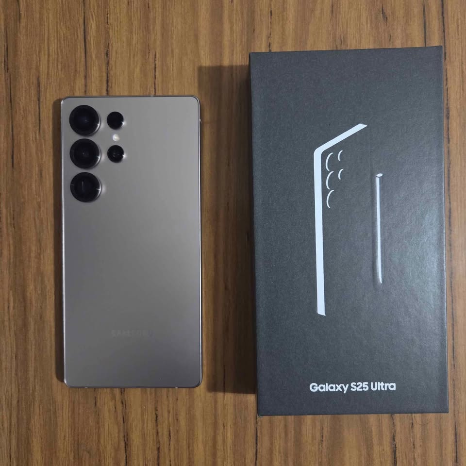 Samsung S25 Ultra – 256 gb + Fundas ORIGINALES (IMPECABLE) (NO permuta)