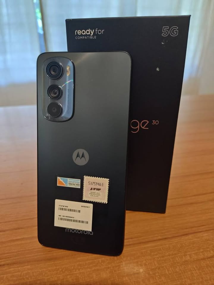 Moto Edge 30