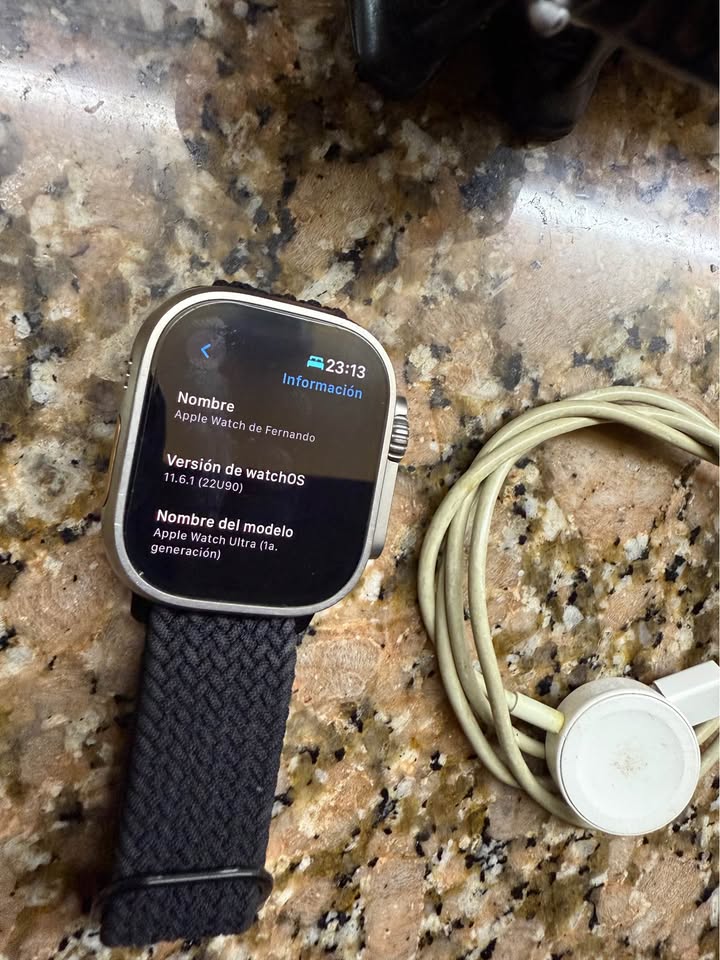 Applewatch Ultra 1. Con su respectivo cargador. 2 mayas. Inmaculado. 93 de batería. Con hidrogel.