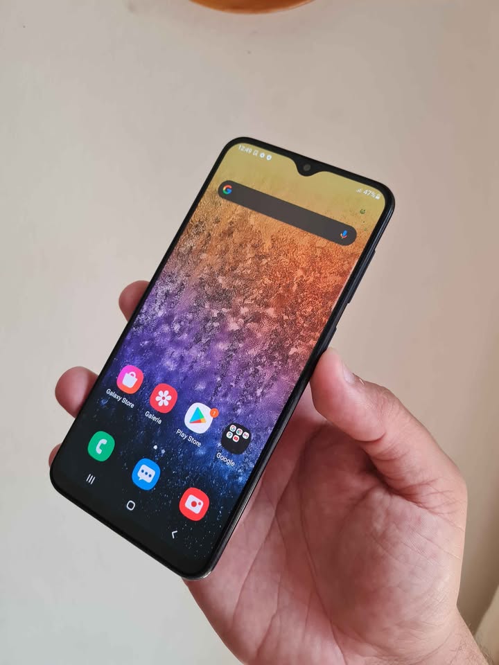 Vendo Samsung A20 libre 32gb 3ram huella , NO PERMUTO