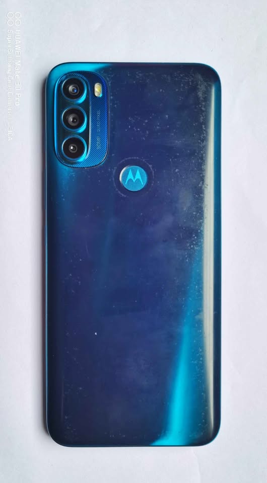 Moto G71 libre 5G en buen estado.