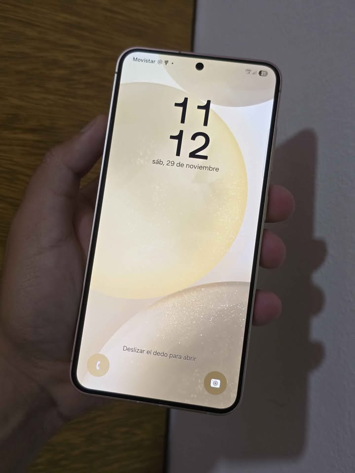 Samsung S24 Libre de fabrica para cualquier empresa 128gb de almacenamiento 8gb de ram