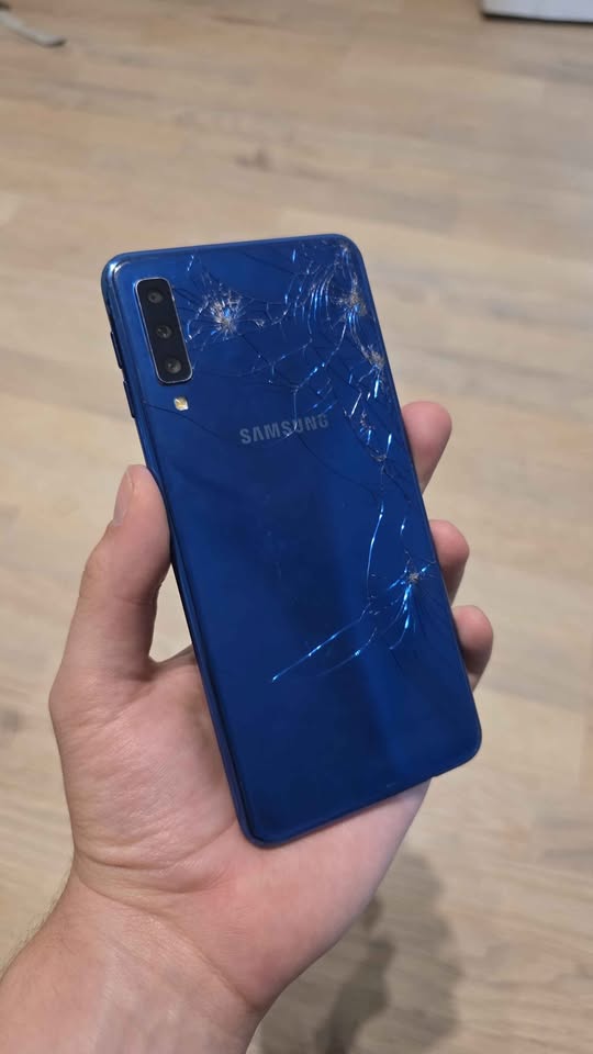 SAMSUNG A7 2018 LIBRE 64GB 4GB RAM ANDROID 10 ASTILLADO