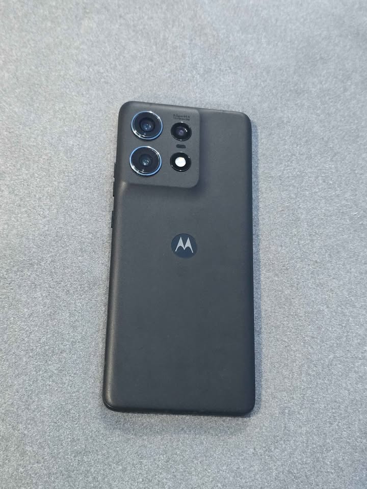 Motorola Edge 50 Pro Libre De Fábrica Para Cualquier Empresa Solo Esim, 512gb De Almacenamiento 12gb