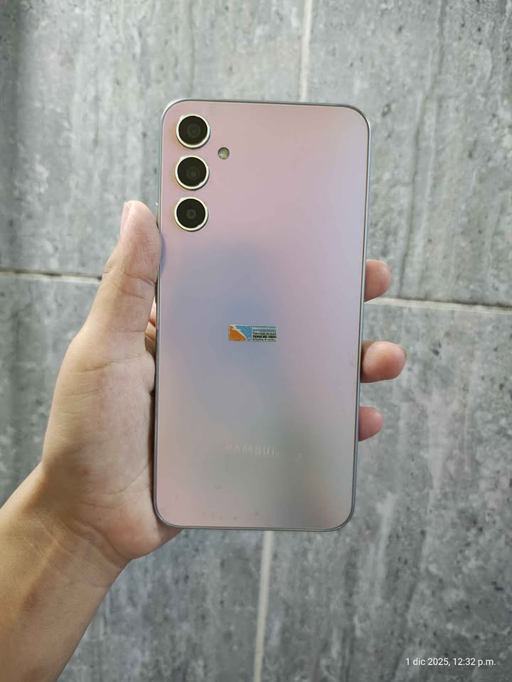 Samsung A34 5g Libre para cualquier compañía 128gb de almacenamiento y 6gb de ram