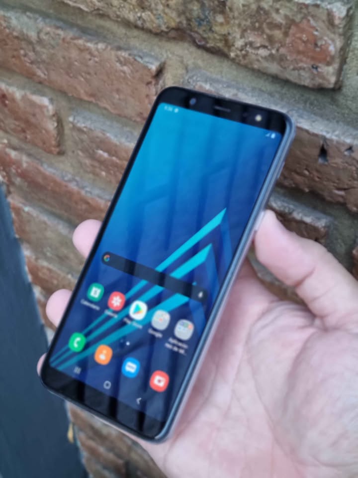 Vendo Samsung A6 plus libre 64gb 4ram huella facial nfc , NO PERMUTO.