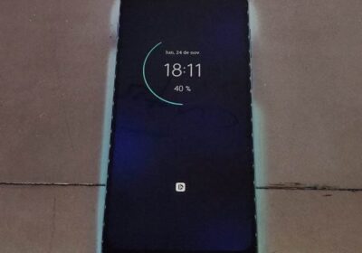 Vendo moto g200 libre impecable!