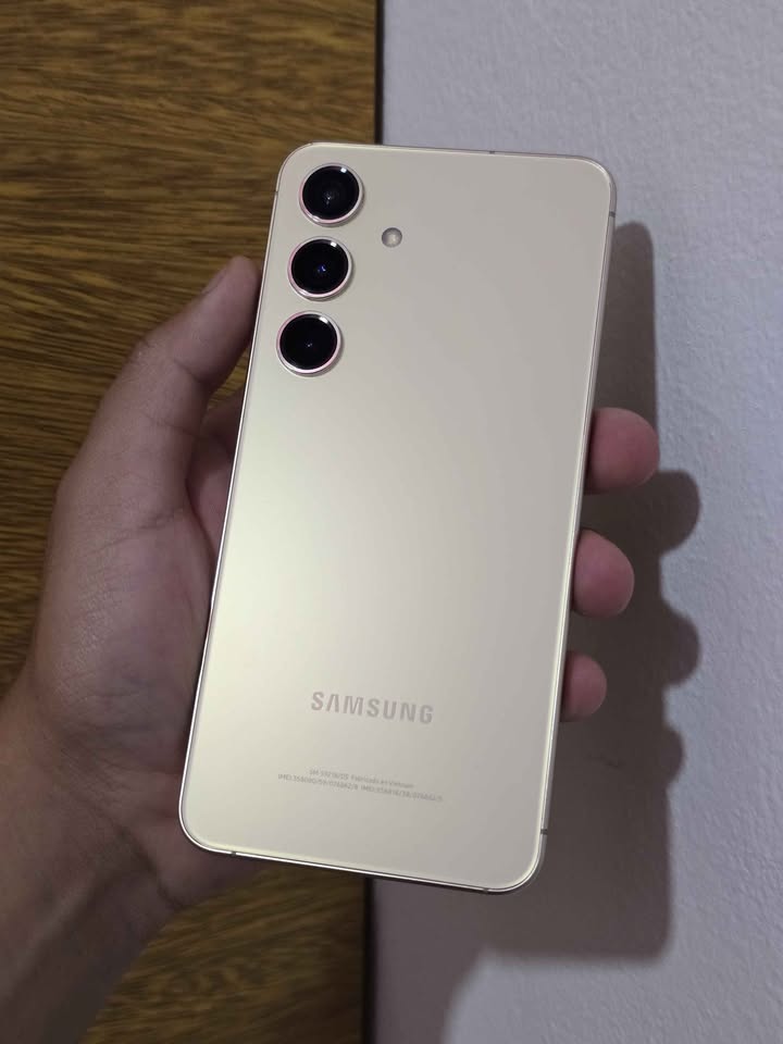 Samsung S24 Libre de fabrica para cualquier empresa 128gb de almacenamiento 8gb de ram