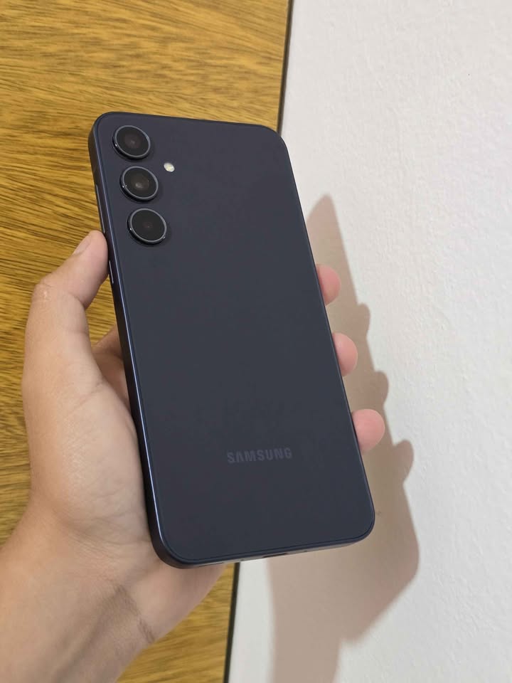 Samsung A35 5G Libre para cualquier empresa 256gb De Almacenamiento y 8gb De Ram