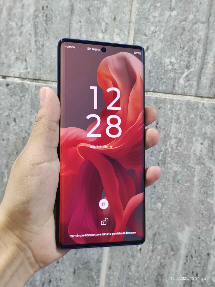 Moto G85 5g Libre esim, 256gb de almacenamiento, 8gb + 4gb de ram, nfc..carga Sube.