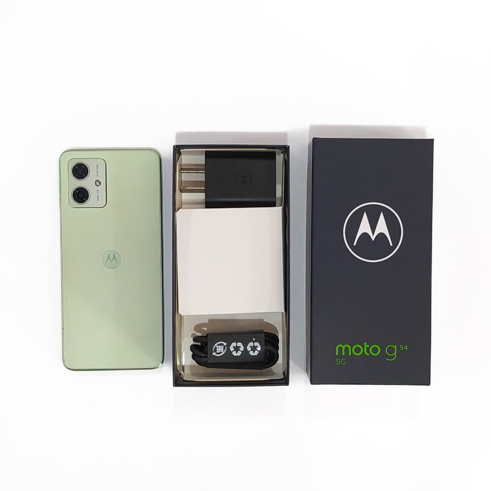 Vendo moto g54 en caja libre sin detalles
