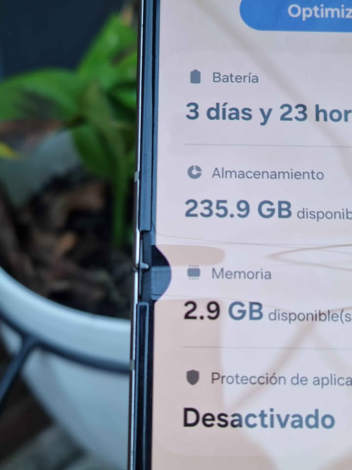 Vendo Samsung Z flip 5 libre 5g 256gb 8ram minimo detalle estetico , NO PERMUTO