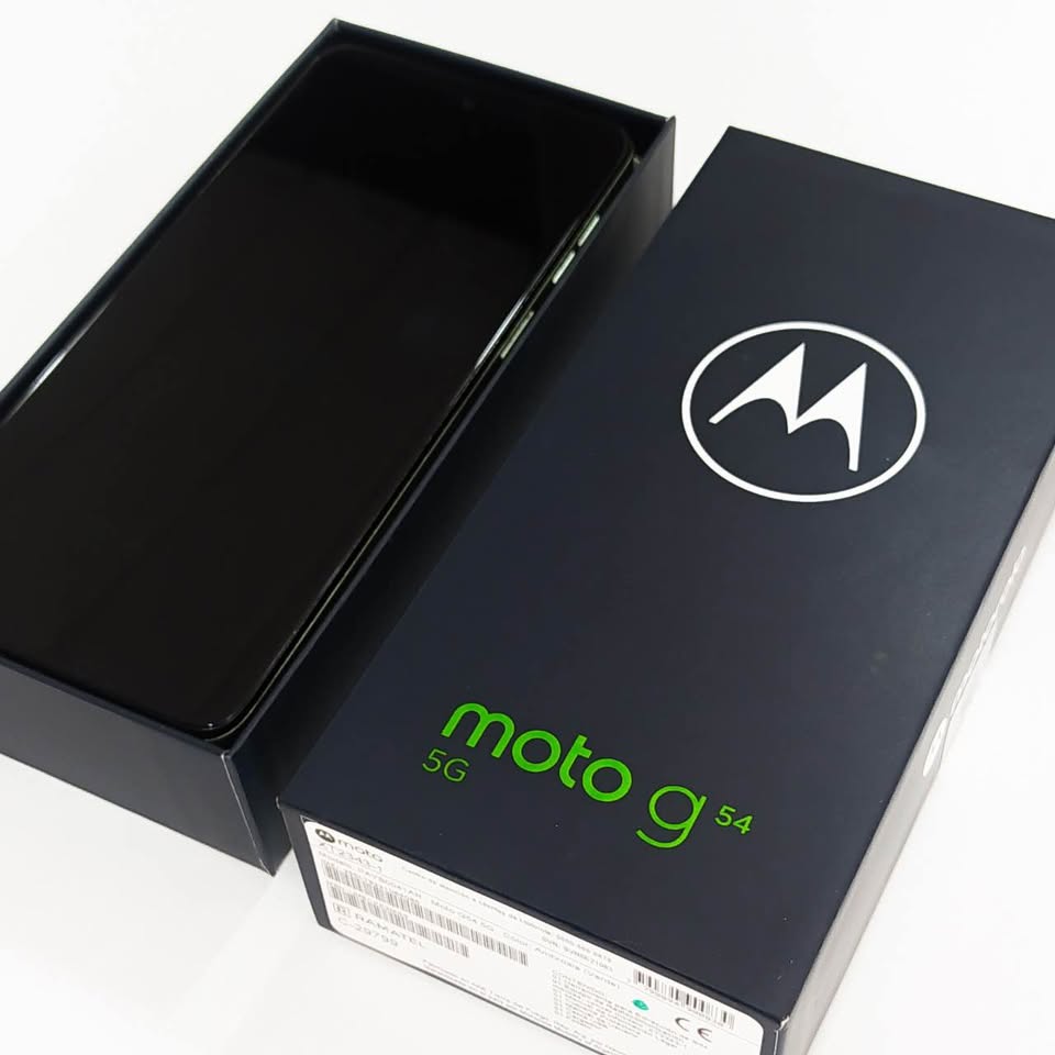 Vendo moto g54 en caja libre sin detalles