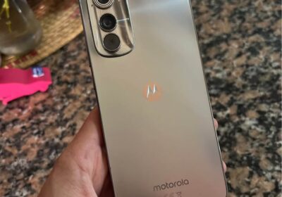 Vendo moto edge 30 libre sin detalles !