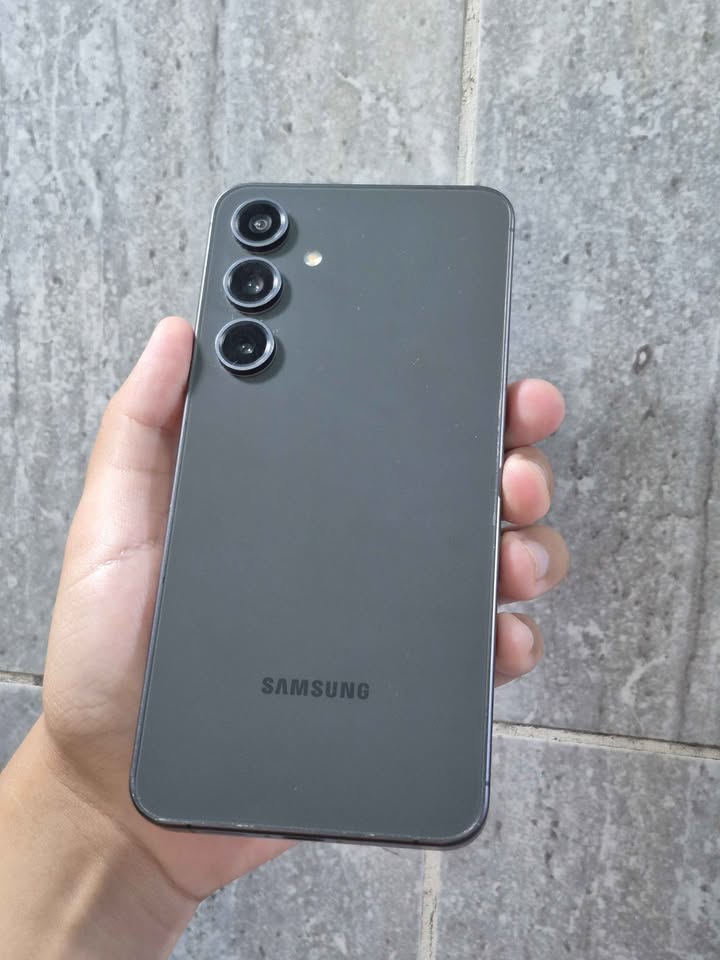 Samsung S24 Fe Libre De Fábrica Para Cualquier Compañía 256gb De Almacenamiento 8gb De Ram